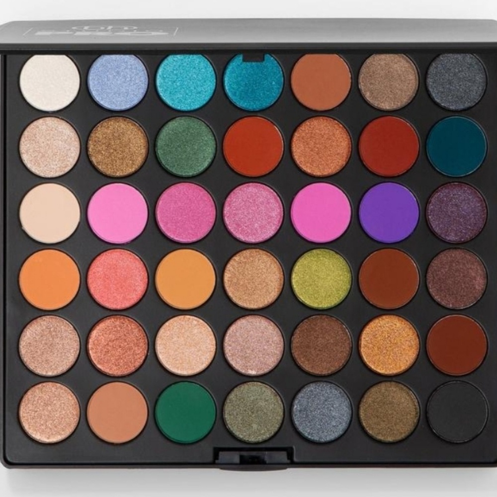 BHCOSMETICS  ULTIMATE ARTISTRY 42 SHADOW PALETTE